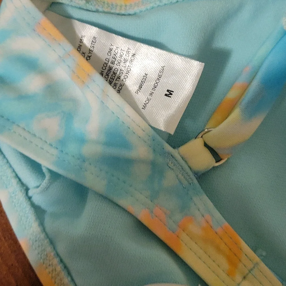 Bikini Tops - Picture 3 of 3